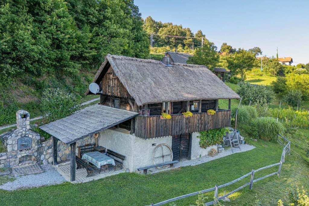 Vineyard Cottage Skatlar Otocec Exterior photo